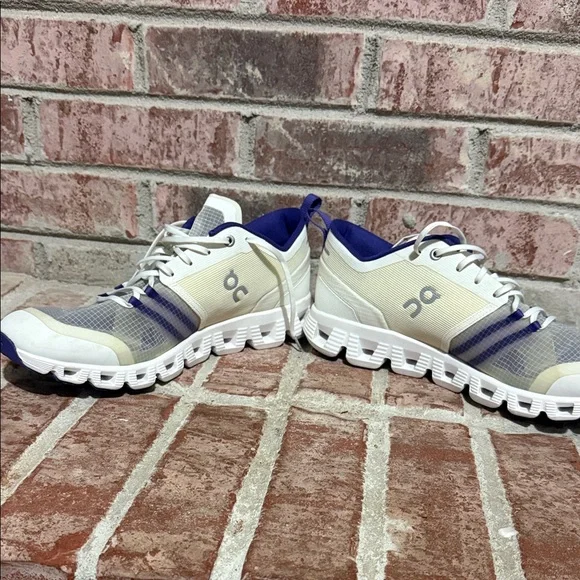 Mens On Cloud Versa lifestyle Running White and Purple Athletic Shoes size 8.5 - Picture 14 of 14